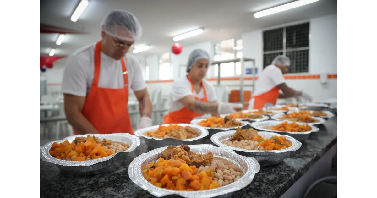 Confira o funcionamento dos restaurantes Bom Prato neste fim de semana de eleições — imagem divulgada pela fonte.