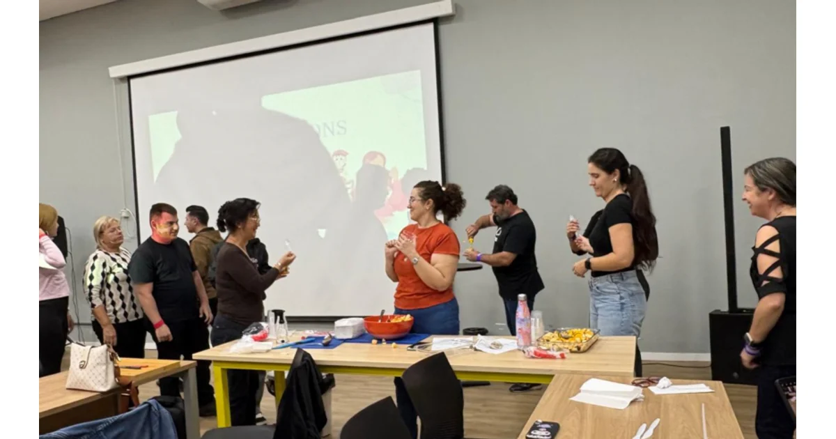 CRESCER promove vivência prática de idiomas com atividade de culinária em inglês e espanhol — imagem divulgada pela fonte.