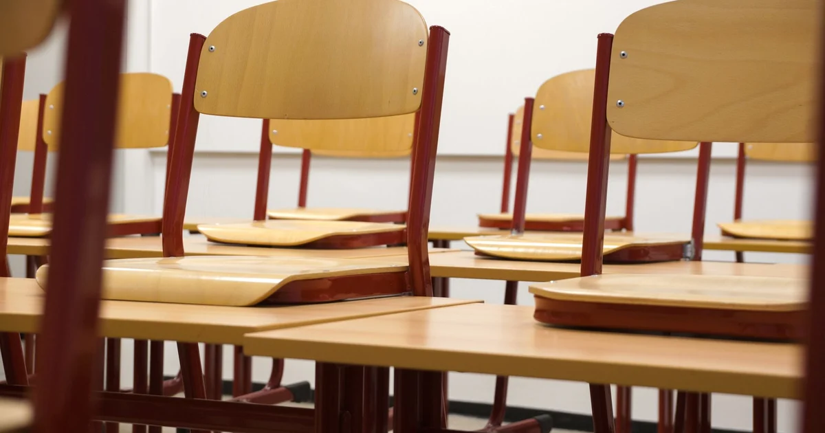Foto ilustrativa de sala de aula; não retrata a instituição citada.