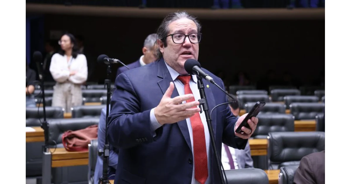 Tarcísio Motta: a atividade do professor não se limita ao tempo de interação com os educandos